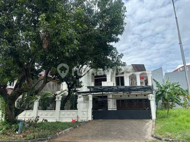 Rumah, 2 Lantai, Dekat Akses Tol