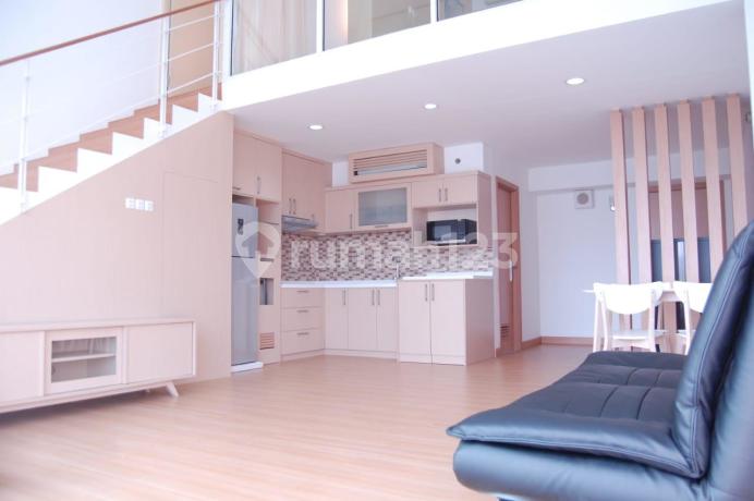 Fully Furnished Apartment with JACUZZI High Floor Excellent view to Sudirman Skyline. Fully Furnished Apartment with JACUZZI High Floor Excellent view to Sudirman Skyline.