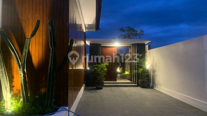 Villa Brand New For Sale 7 Minutes Pantai kedungu Villa Apartemen 3 Kamar Tidur Furnished Baru