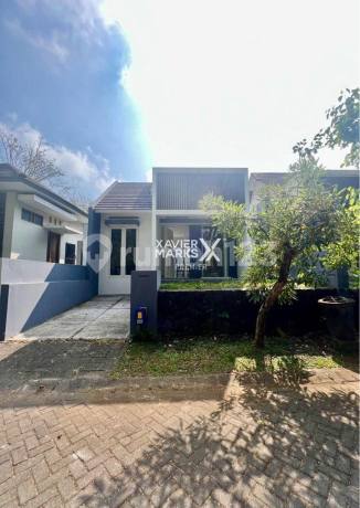 Minimalist House Ready to Occupied at Riverside Housing Complex, Malang