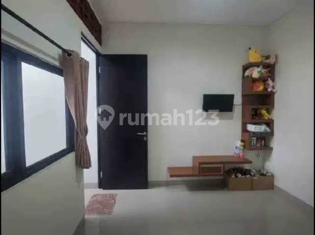 Dijual Rumah Full Furnished di Komp Essence Park, Jatibening Baru