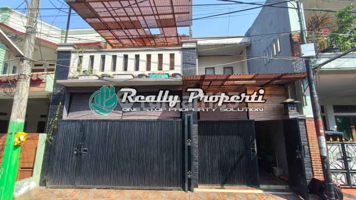 2 ½ Story House in a Housing Complex in Jaka Mulya, South Bekasi