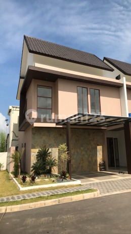 Rumah Tropical Villa Golden City Batam Dengan Kolam Renang 