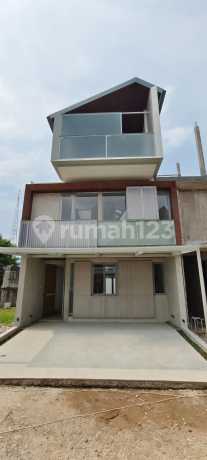 Rumah 3 Lt Siap Huni + Attic 5 Menit Tol Meruya Selatan