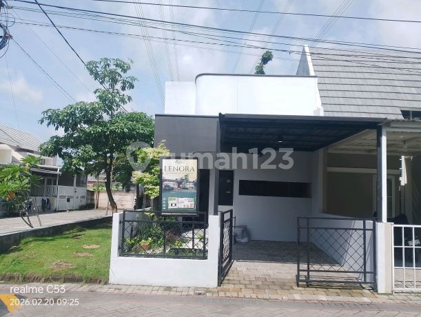 Rumah dengan Fasilitas Terlengkap di Diperbatasan Surabaya Barat Rumah dengan Fasilitas Terlengkap di Diperbatasan Surabaya Barat