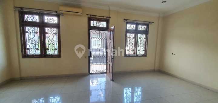 For Sale House in Griya Inti Sentosa