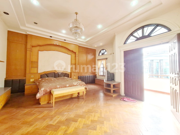 Dijual Villa Komplek Taman Polonia 4 Dijual Villa Komplek Taman Polonia 4