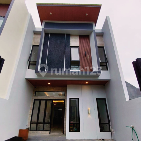 Metland Brand New House, In the Complex and Almost Finished.