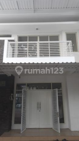 Golflake House, Atlantic City Cluster. Strategic Location Close to Toll Road and Near to PIK. Close to ******** 10x20m² Neat and Nice. Price 5.5 Billion. Golflake House, Atlantic City Cluster. Strategic Location Close to Toll Road and Near to PIK. Close to ******** 10x20m² Neat and Nice. Price 5.5 Billion.