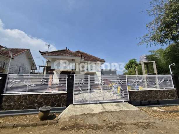 For Sale: Hook House with Complete Kitchen Space Near Malang City Campus