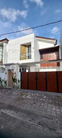 Rumah Style Villa Siap Huni di Tukad Badung Renon Denpasar Bali