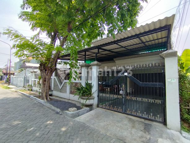 Rumah Strategis Dharmahusada Indah Barat Termurah