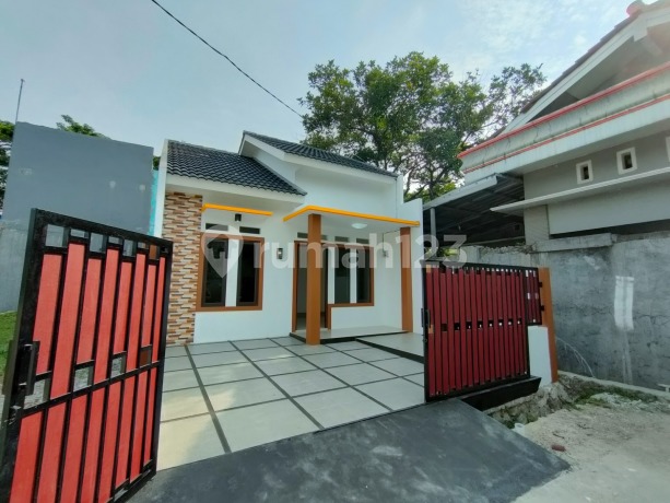 Hunian Dijual LT 78 Minimalis di Perumahan Senopati Estate Bekasi Hunian Dijual LT 78 Minimalis di Perumahan Senopati Estate Bekasi