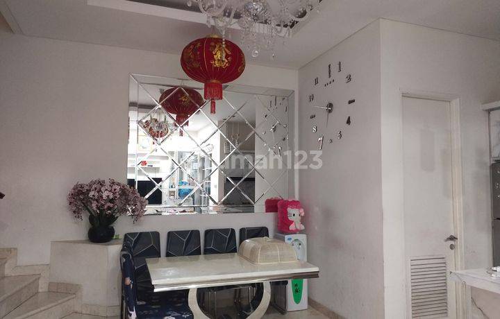 Rumah di Paris Residence Kampung Utan Ciputat Timur 