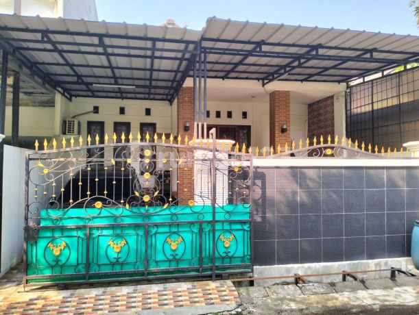 Rumah 1 setengah lantai dalam cluster bukit golf riverside