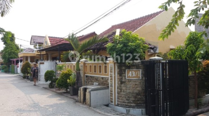 Dijual Rumah di Komplek Villa Anggrek , karang satria Bekasi Dijual Rumah di Komplek Villa Anggrek , karang satria Bekasi