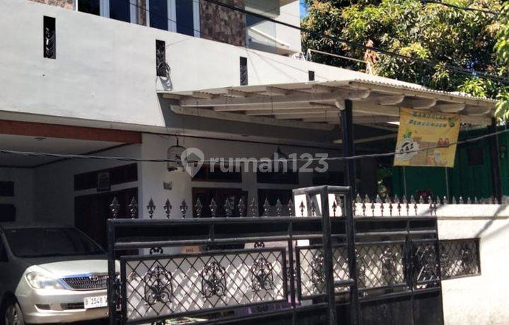 Di Jual Rumah 2 Lantai Dalam Komplek Pertambangan, Kebon Jeruk, Jakarta Barat 