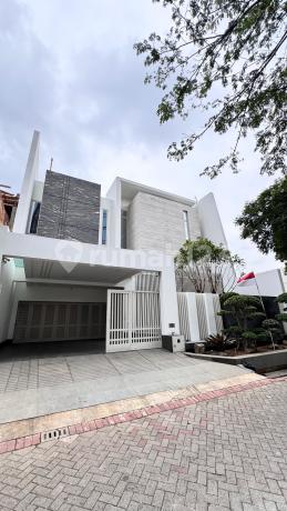 Rumah Mewah Garden House Pik Modern Glass House