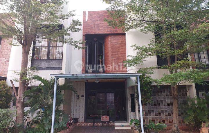 Rumah Cantik di Cluster Akasha Jagakarsa