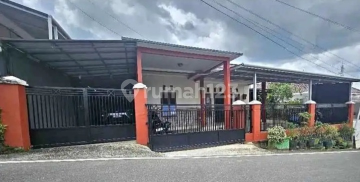 Rumah Terawat di Rengganis Rumah Terawat di Rengganis