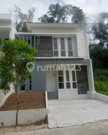 Rumahbaru Gress Cluster De Royale, Regency