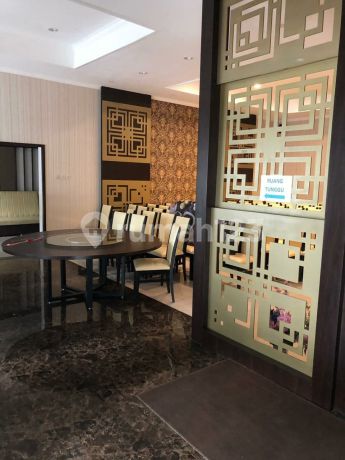 Strategic business space in the Cipaganti wing, formerly the Golden Imperial restaurant.