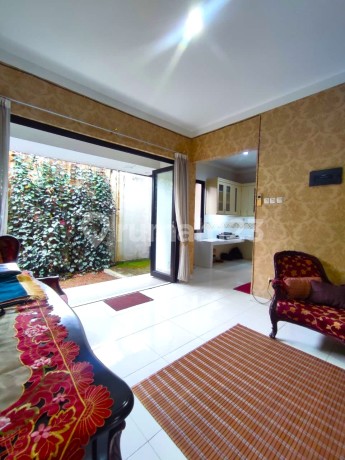 House with Back Garden Semi Furnished Can KPR at Melia Graha Raya
