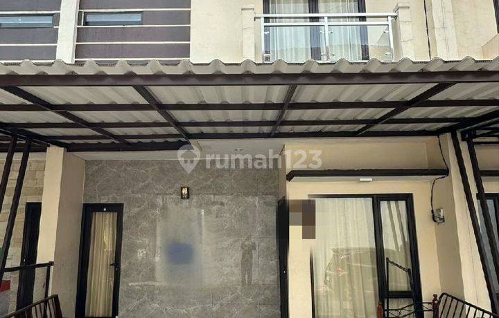 Rumah 2 Lantai Ada 4 Kamar Lokasidekat Stasiun Di Ciputat Tangsel