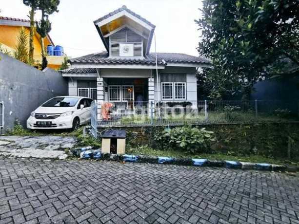Strategic House Area Puncak Buring Indah Malang