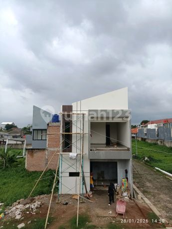 5 Million Owns a House 10 Minutes Toll LRT Jatibening Not Flooded Red Brick