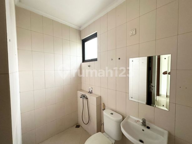 Dijual Cepat Rumah di Eternity The Icon Rumah Siap Huni, Lokasi Stertaegis, Lingkungan Sangat Nyaman Danhadap Selatan Dijual Cepat Rumah di Eternity The Icon Rumah Siap Huni, Lokasi Stertaegis, Lingkungan Sangat Nyaman Danhadap Selatan