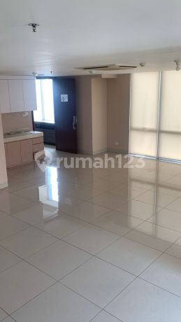 U Residence Soho Bizloft Apartment Lippo Karawaci, Area 120 M, North and East Hook, Soho Bizloft Type Can Be Used for Office, Strategic Location Just a Step to Supermall Karawaci, Near UPH Campus, Near Toll Access.