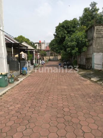 Di Jual Rumah Dalam Komplek Strategis - Rawa Geni Depok