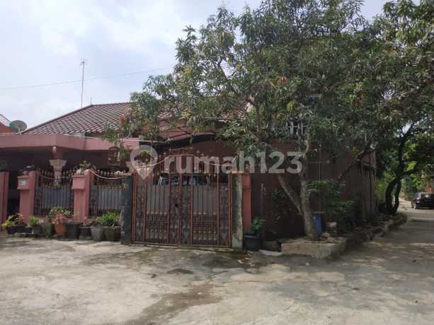 Di Jual Murah Rumah HOOK Luas 171 m  Dekat Masjid di Depok Timur