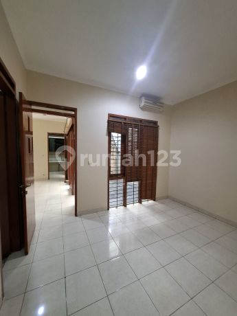 Rumah Langka Singgasana Pradana Siap Huni Lokasi Bagus Aman dan Nyaman Rumah Langka Singgasana Pradana Siap Huni Lokasi Bagus Aman dan Nyaman