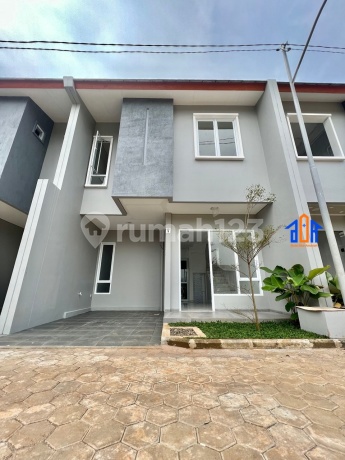 Ready-to-Occupy House 800 Meters to Sawangan Depok Toll Gate