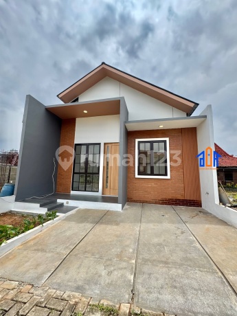 Comfortable House 700 Meters to Sawangan Depok Toll Gate Comfortable House 700 Meters to Sawangan Depok Toll Gate