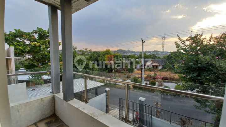 Rumah Siap Huni, Cantik dan Nyaman Tamansari Hill Tembalang Semarang – 8902