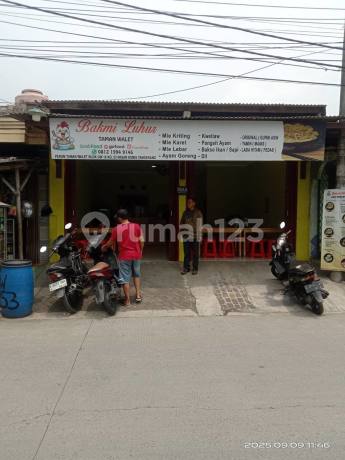 For Sale Taman Walet House on Main Street Suitable for Shop