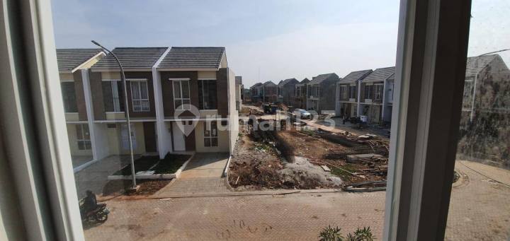 For Sale Grand Batavia Spring 2 Floors For Sale Grand Batavia Spring 2 Floors