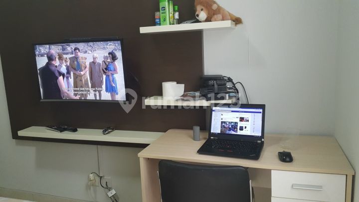 Turun Harga! Cosmopolis Resort Full Furnished, Akses Langsung ke Pool