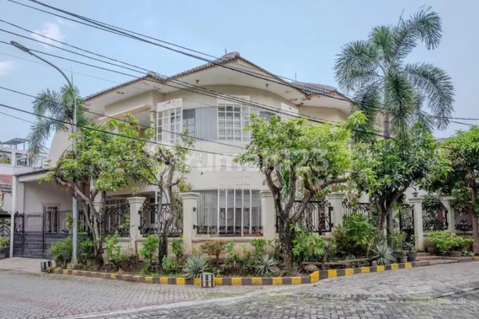 Rumah Mewah Siap Huni di Karah Indah Dekat Ketintang