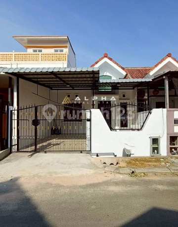 Translation to English: For Sale Ready to Renovate House Bonavista Batam Center