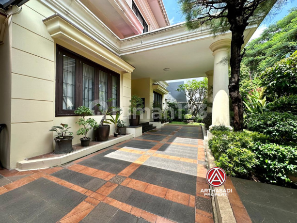 Cilandak, Depan Citos, Rumah Mewah Dengan Kolam Renang Di Dalamnya Di Area Strategis Cilandak