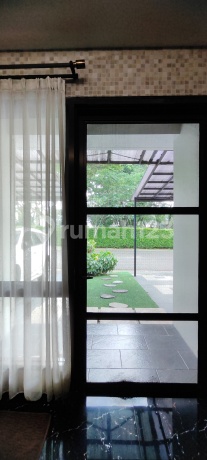 Rumah 2 Lantai Bagus  Full Renovasi Lebar 12  Cluster Allevare  Foresta BSD City Hadap Utara  LT 300 m² (12x25)  LB 400 m² KT 4+ 1 KM 4+1 Surat SHM Listrik 11.000 watt Ada Home Theater Harga 5,5 M Nego