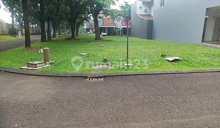 Ready-to-Build Plot in Simplicity Cluster, The Icon BSD City, Facing South-West  
Close to Everything: Aeon Mall, Pasmod Intermoda, Bus Station, Electric Train Station, Toll Gate, Prestigious Schools, Renowned University, Business Center  
Land Area: 233 m2  
Attractive Price