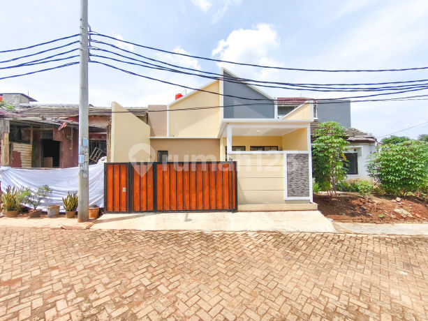 East-Facing House 15 Minutes to Cisauk Station with KPR J-38022 Assistance