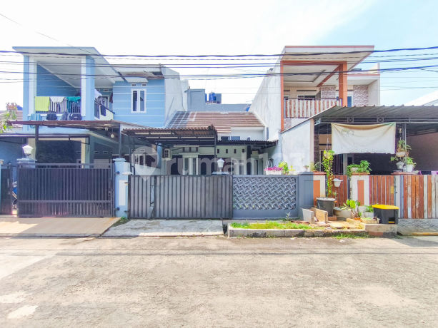 Rumah Hadap Selatan 15 Menit ke Cibinong City Mall SHM Dibantu KPR J-46158 Rumah Hadap Selatan 15 Menit ke Cibinong City Mall SHM Dibantu KPR J-46158
