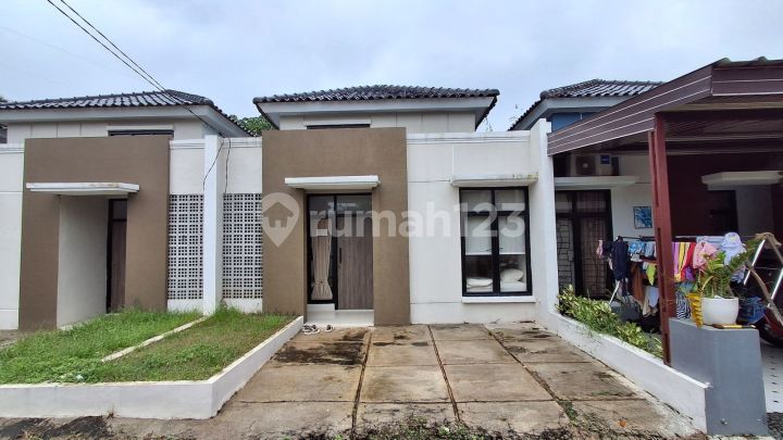 Well-Maintained Freehold House 10 Minutes to Bojong Gede Station Flood-Free J39973 Well-Maintained Freehold House 10 Minutes to Bojong Gede Station Flood-Free J39973