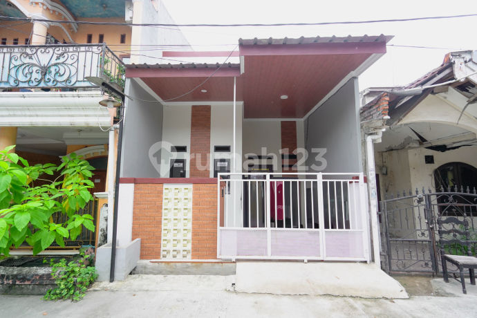 Rumah SHM Dekat Mall Grand Cakung Siap Huni Dibantu KPR J32676